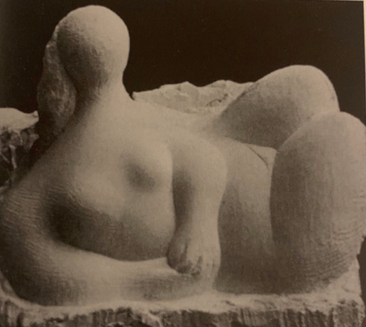 Fotografía de escultura de embarazada, de Baltasar Lobo
